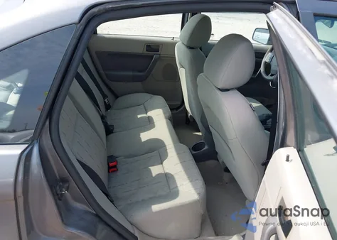 2010 Ford Focus Se из США, поврежденный, VIN 1FAHP3FN4AW262286